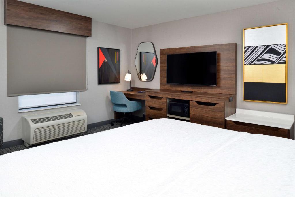 Hampton Inn & Suites Las Vegas Airport - 