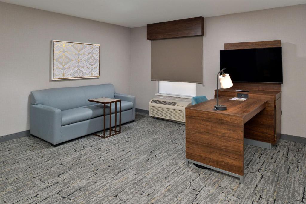 Hampton Inn & Suites Las Vegas Airport - 