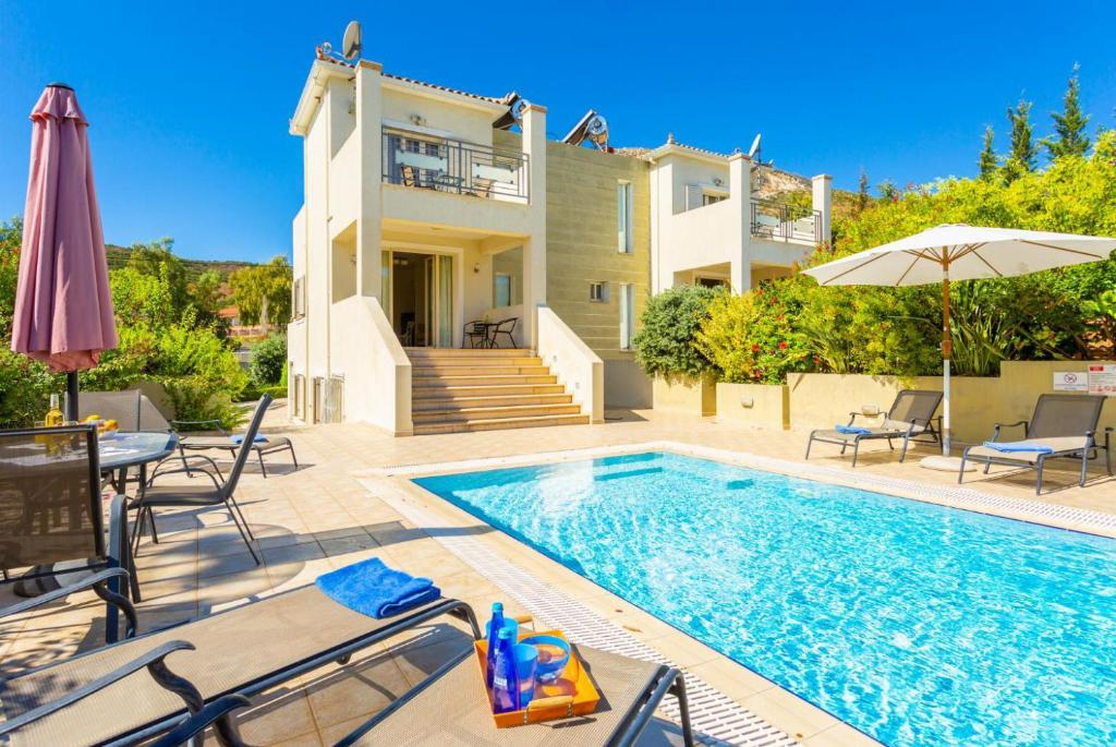 The swimming pool at or close to Katelios Villas Collection