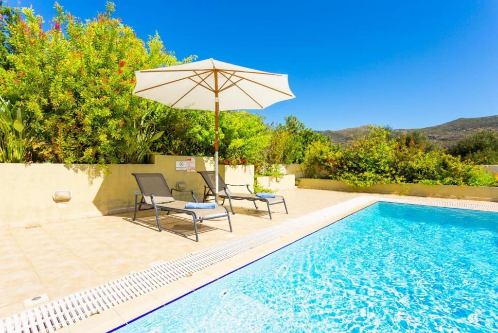 The swimming pool at or close to Katelios Villas Collection