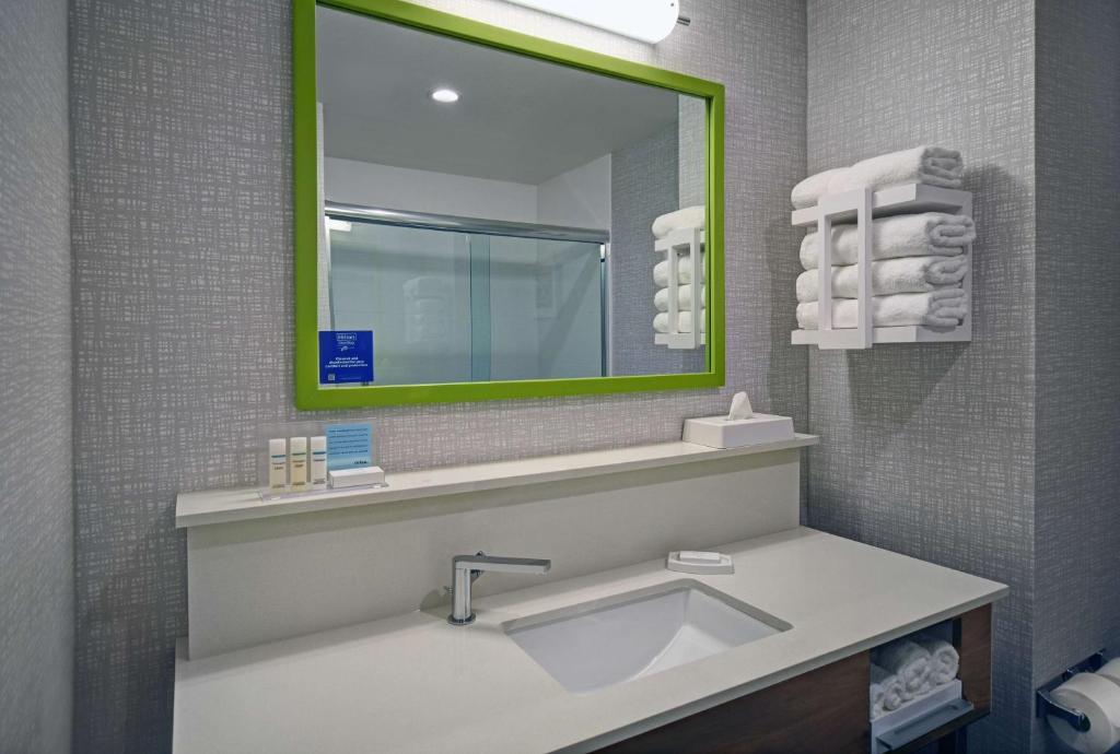 Hampton Inn Las Vegas Strip South, NV 89123 - 