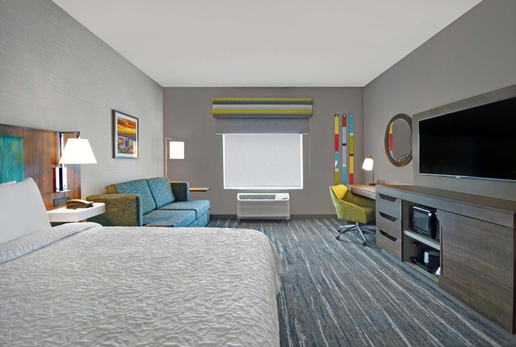 Hampton Inn Las Vegas Strip South, NV 89123 - 