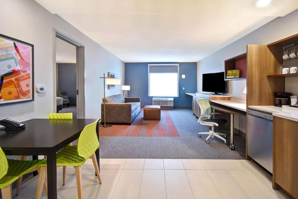 Home2 Suites by Hilton Las Vegas Convention Center - No Resort Fee photo