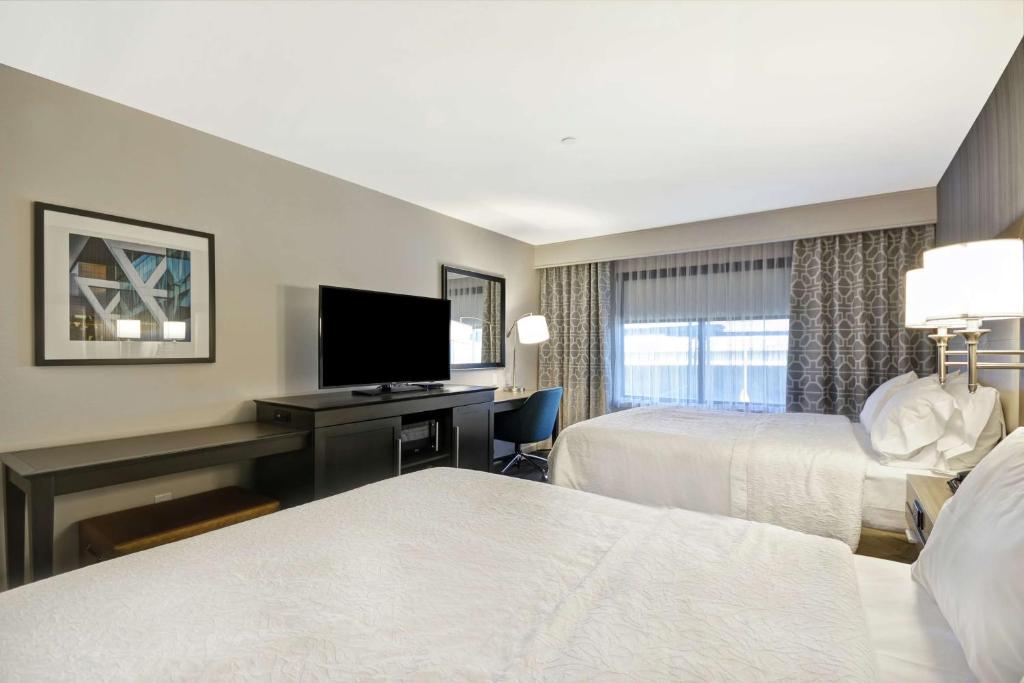 Hampton Inn & Suites Los Angeles Burbank Airport - Habitación Con Dos Camas Queen - No Fumadores