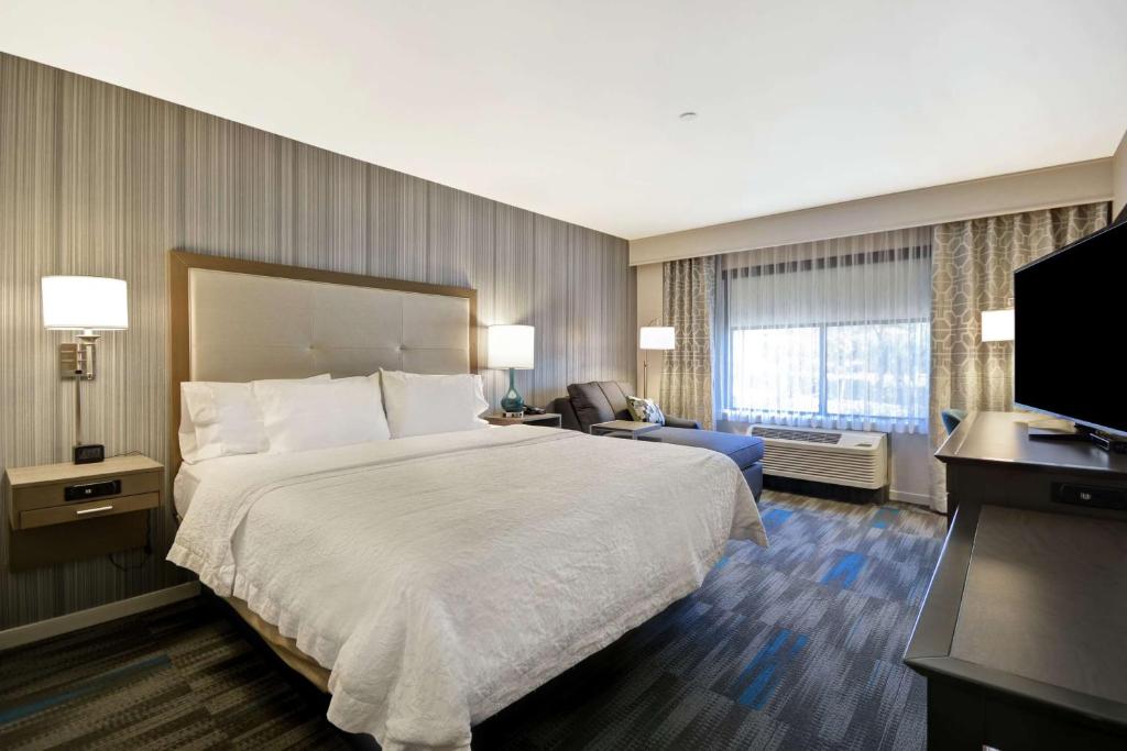 Hampton Inn & Suites Los Angeles Burbank Airport - Habitación Con Cama Extragrande - No Fumadores