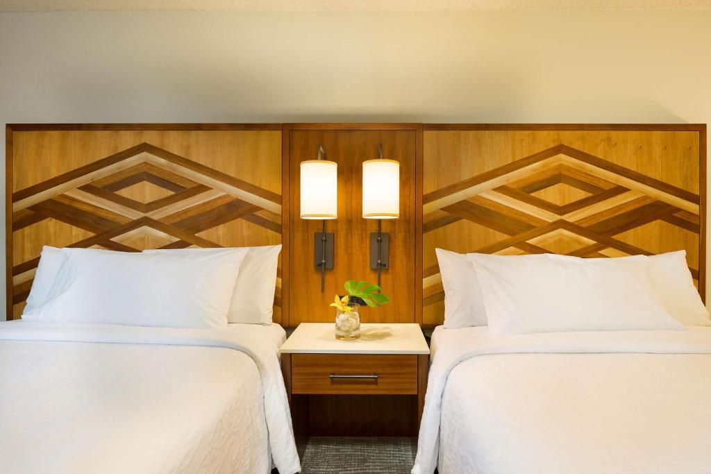 Hilton Garden Inn Kauai Wailua Bay, HI - Queen Room With Two Queen Beds - Mobility Access