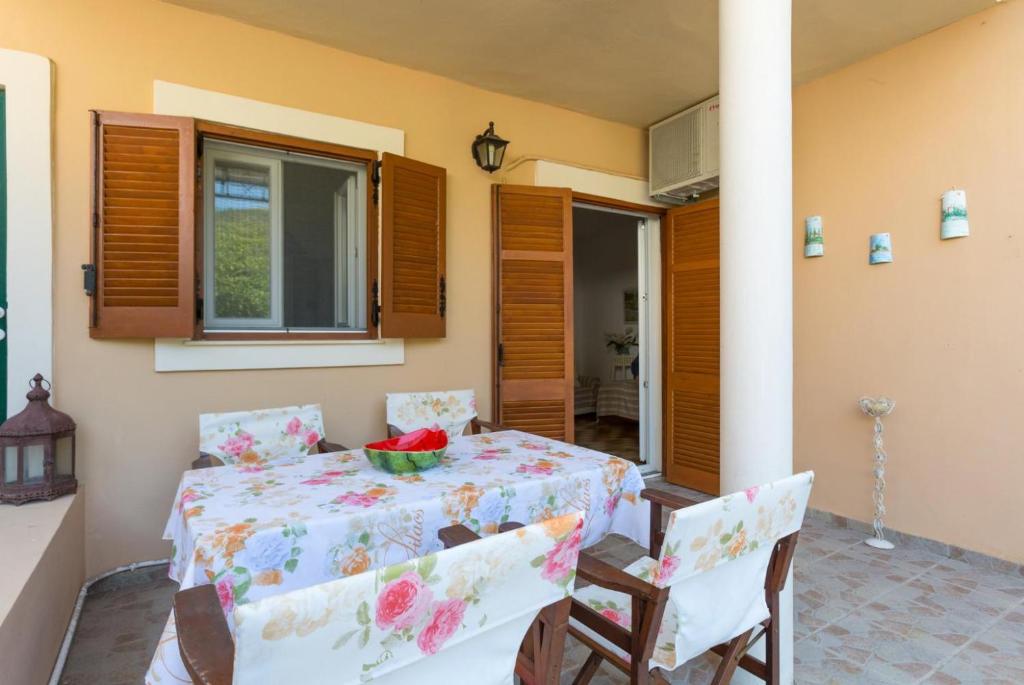 Balkón nebo terasa v ubytování Effie Apartment
