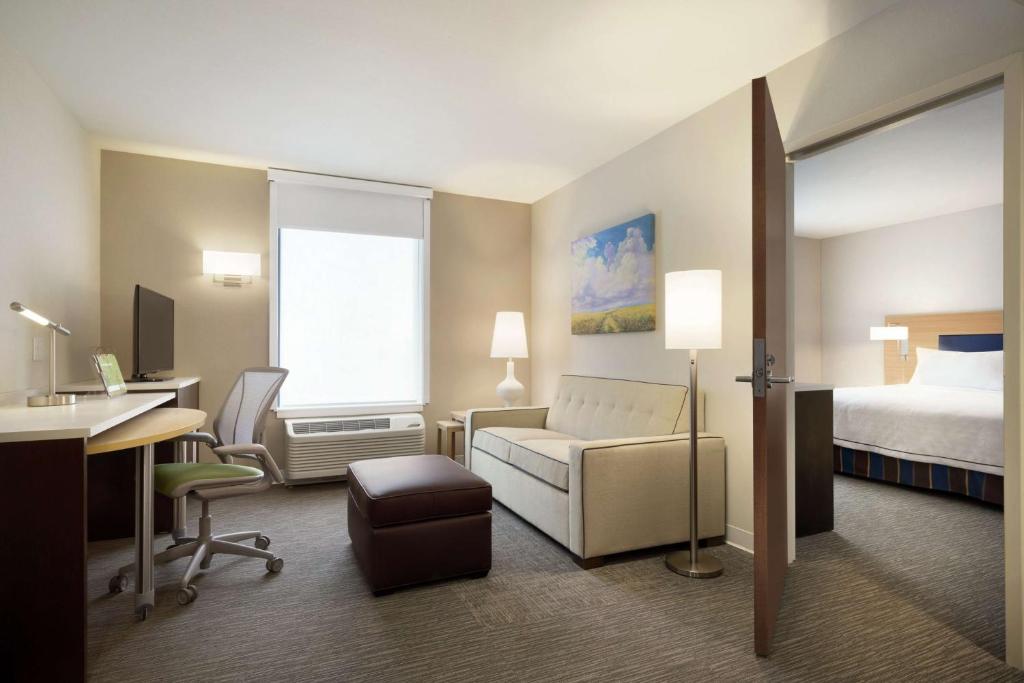 Home2 Suites By Hilton Leavenworth Downtown - King Suite With Roll-In Shower - Non Smoking