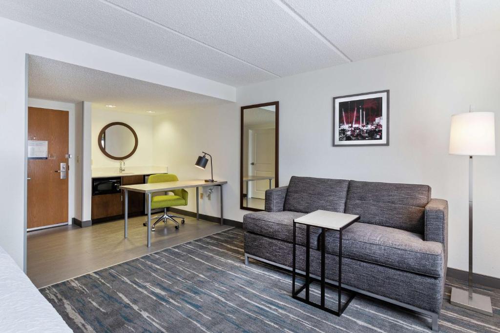 Hampton Inn & Suites Orlando International Drive North - Suite King Studio