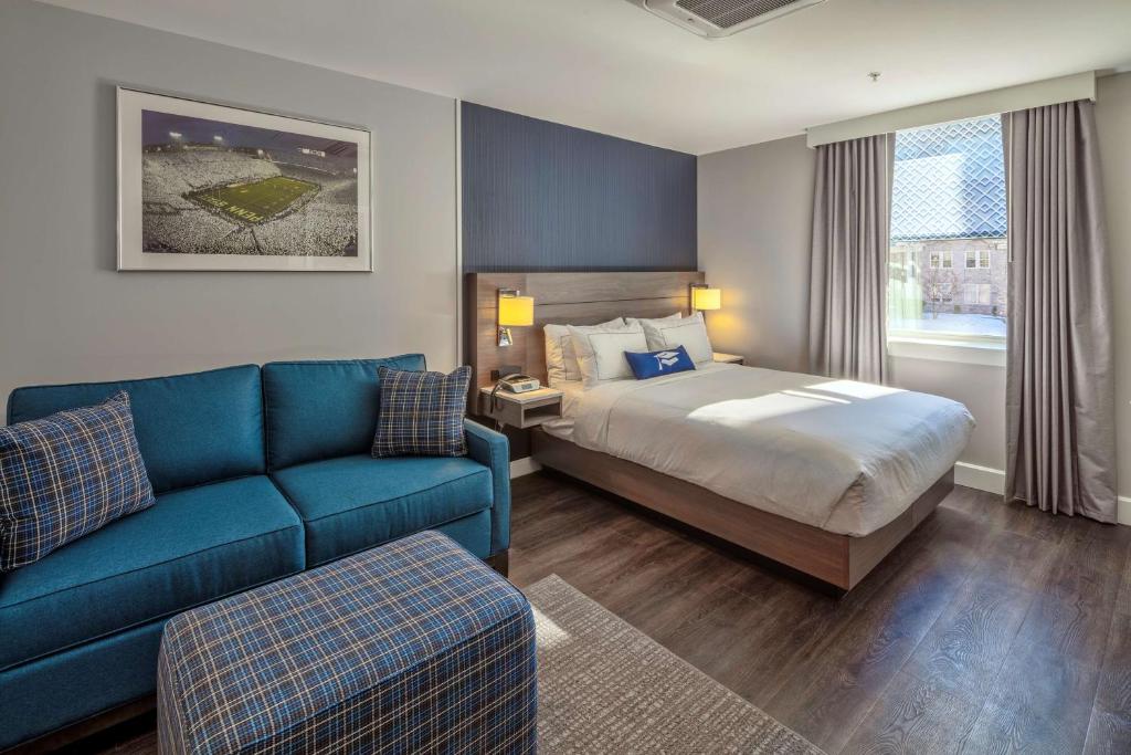 Scholar State College, Tapestry Collection by Hilton - Zimmer Mit Queensize-Bett Und Sofa