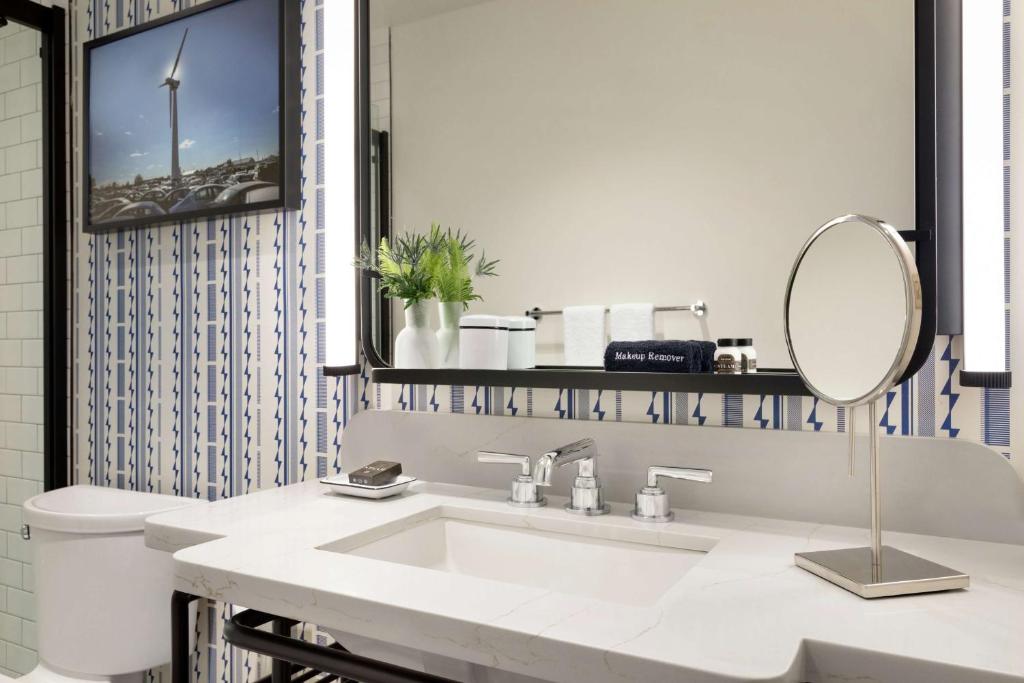 The Central Station Memphis, Curio Collection By Hilton - Chambre Queen Avec Deux Lits Queen - Entendre Accessible