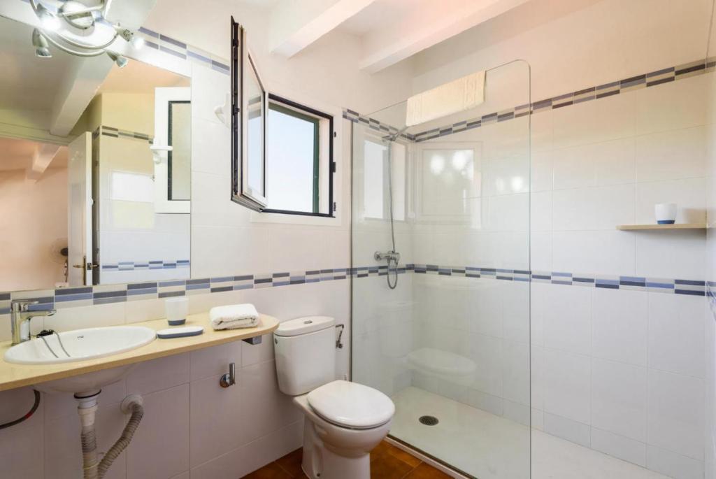 A bathroom at Eulalia Dos