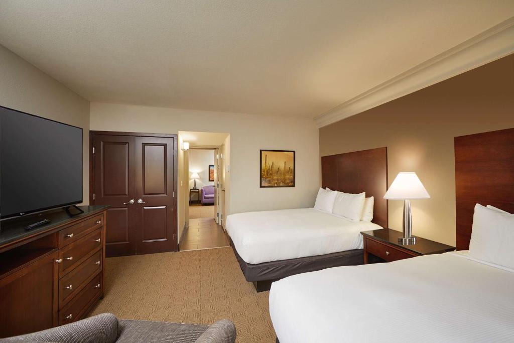 Doubletree by Hilton Phoenix Mesa - Junior Suite With Two Queen Beds