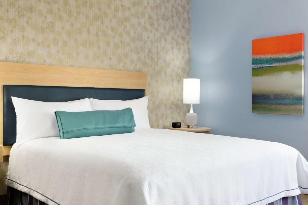 Voodi või voodid majutusasutuse Home2 Suites By Hilton McAllen toas