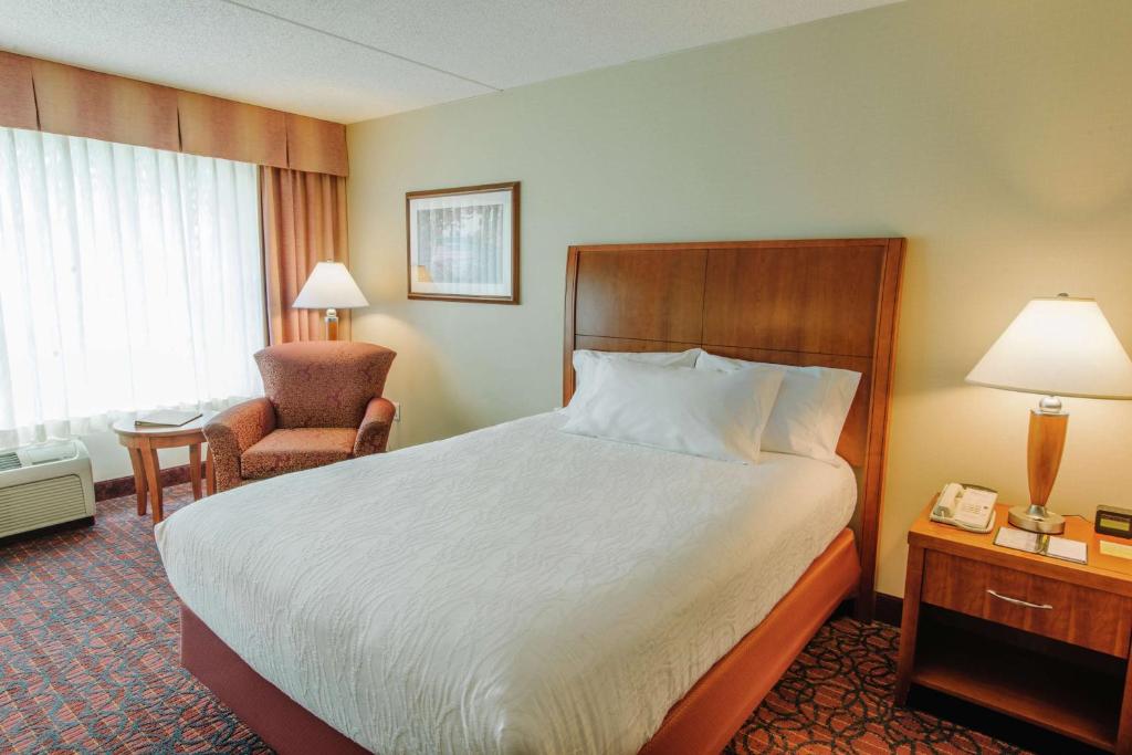 Hilton Garden Inn Manchester Downtown - 