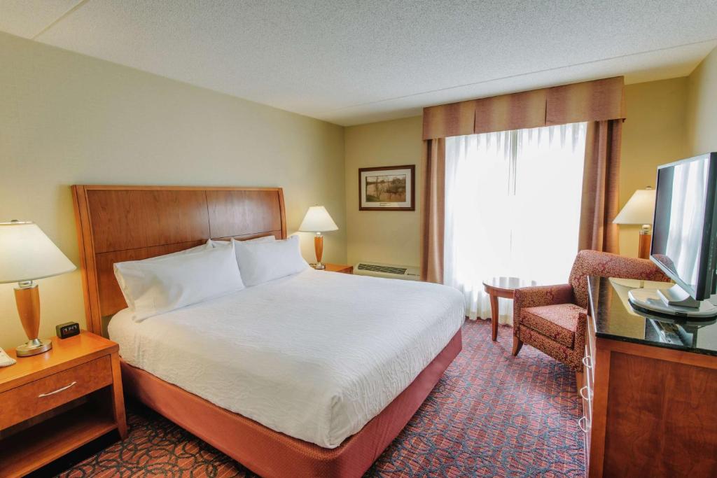 Hilton Garden Inn Manchester Downtown - 
