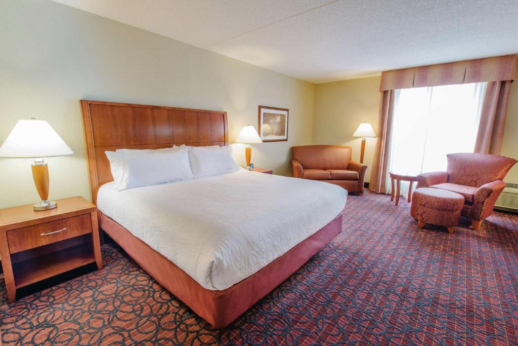 Hilton Garden Inn Manchester Downtown - 