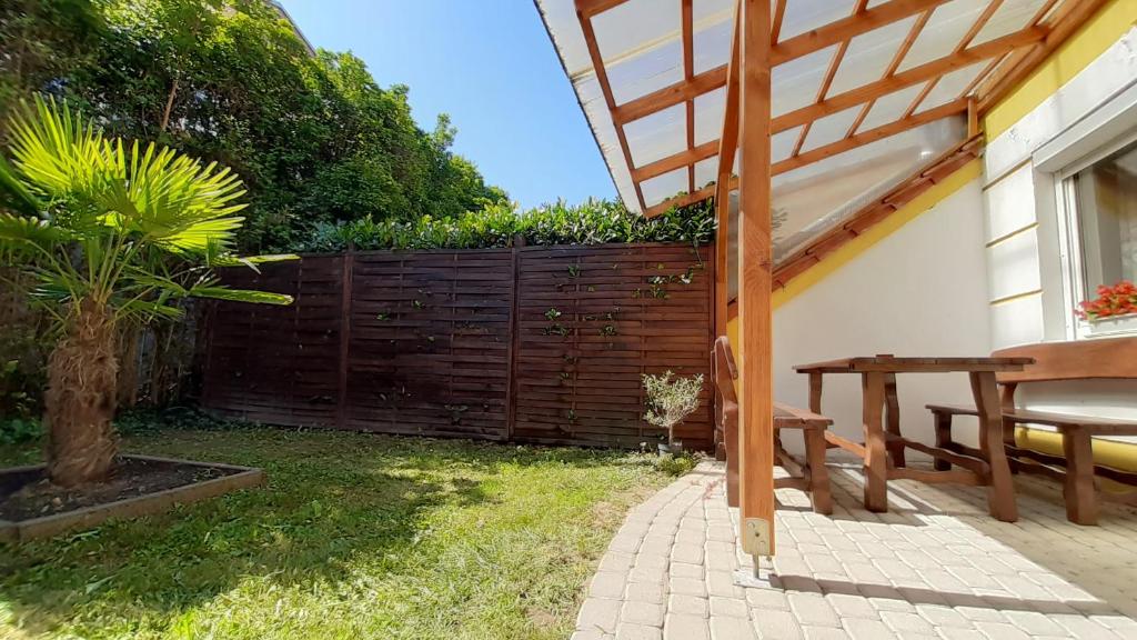 Vonkajšia záhrada v ubytovaní Thermal Garden