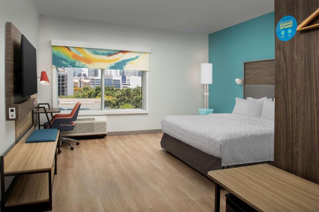 Postel nebo postele na pokoji v ubytování Tru By Hilton Miami West Brickell