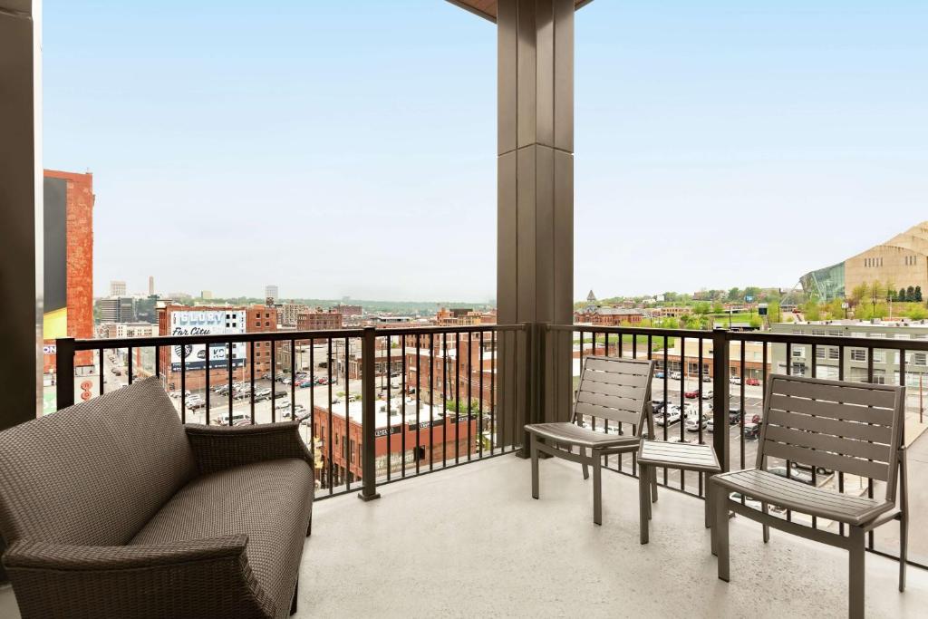 Hampton Inn Suites Kansas City Downtown Crossroads - King Studio Con Balcón De Esquina - No Fumadores