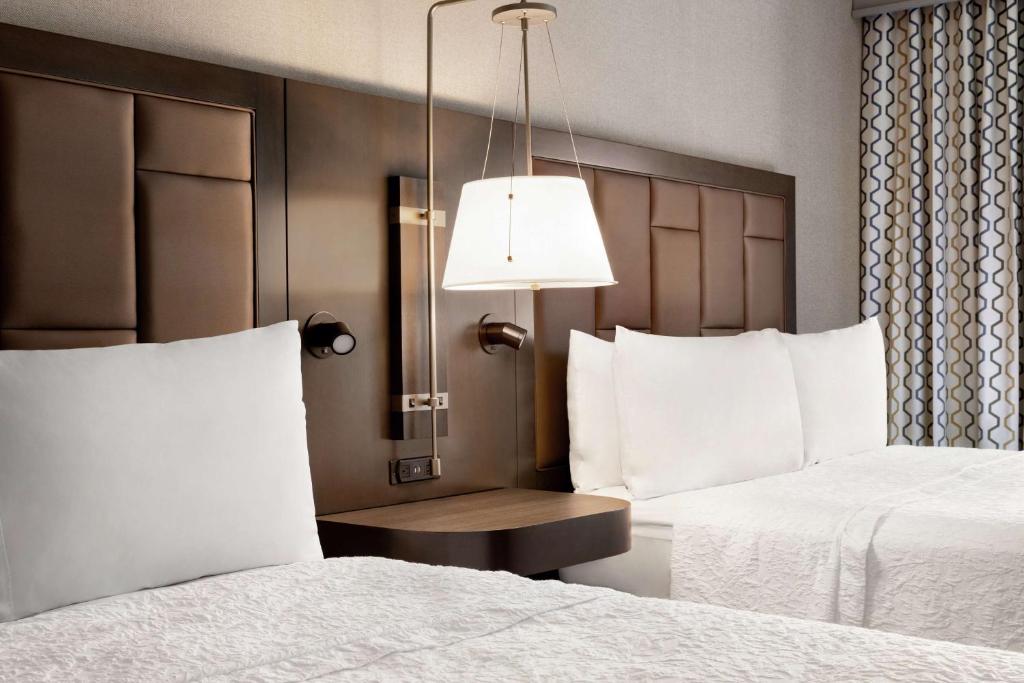 Hampton Inn Suites Kansas City Downtown Crossroads - Queen-Zimmer Mit Zwei Queen-Betten