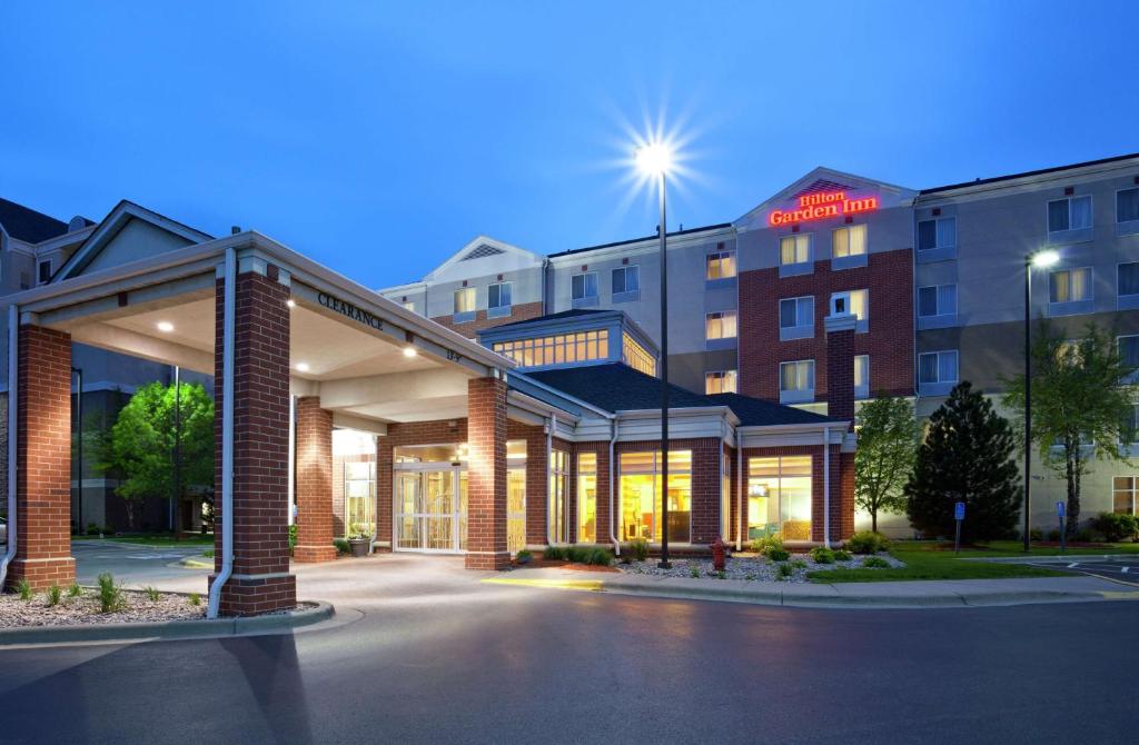 a rendering of the front of a hotel at Hilton Garden Inn Minneapolis/Bloomington in Bloomington
