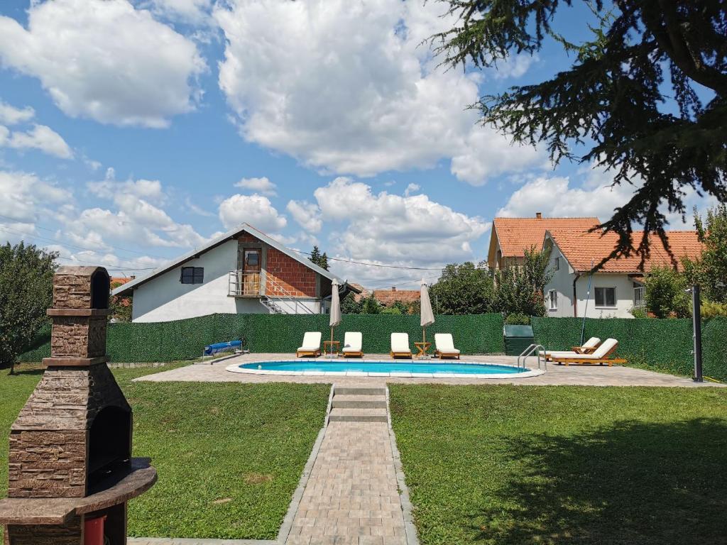 Bazén v ubytování Big Borak nebo v jeho okolí