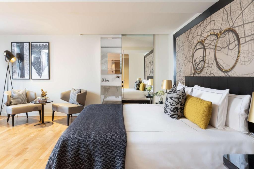 Holmes Hotel London - Studio King Suite (2 Adults + 2 Children)