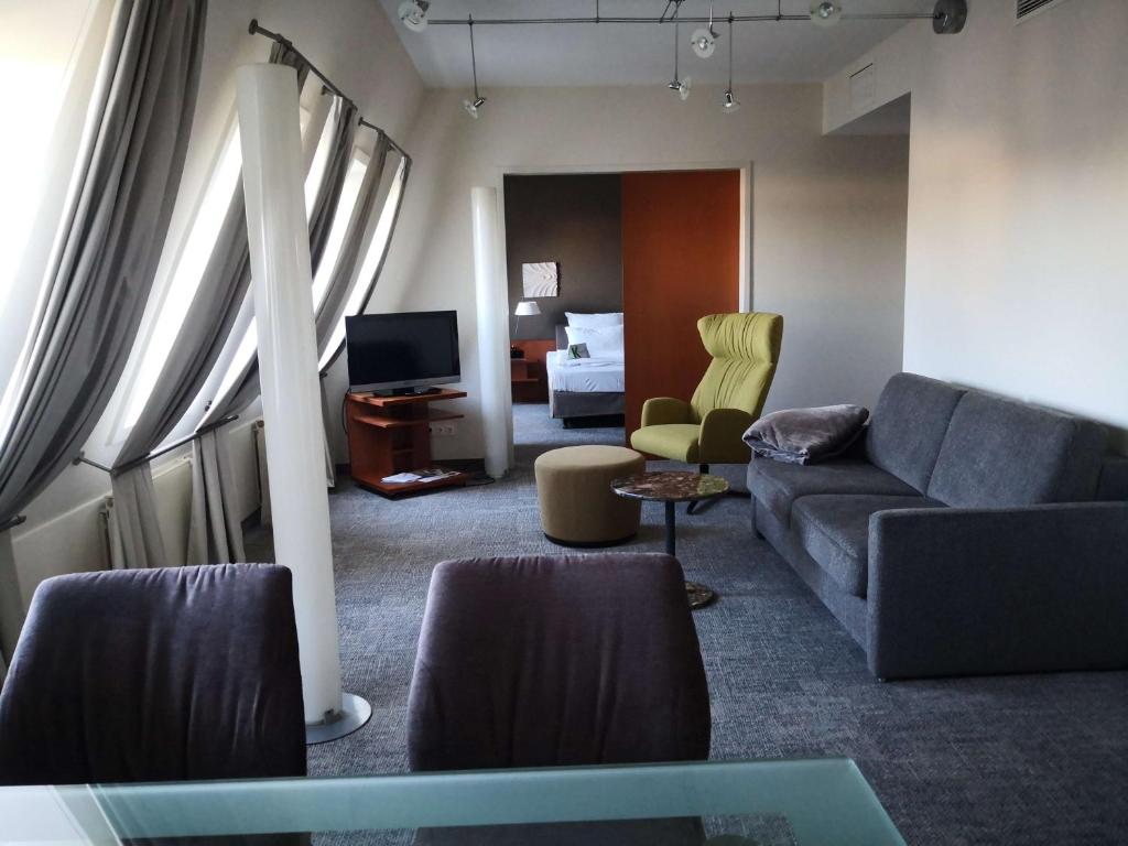Posezení v ubytování First Inn Hotel Zwickau
