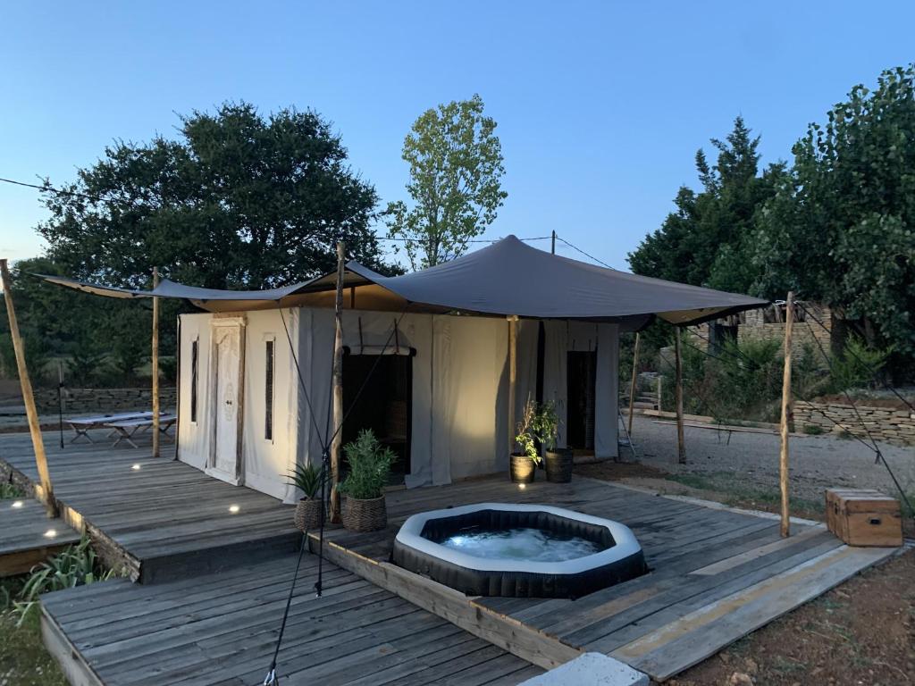 Zahrada ubytování Noccemada "Spirit of Bali" Lodge, Pool & Spa