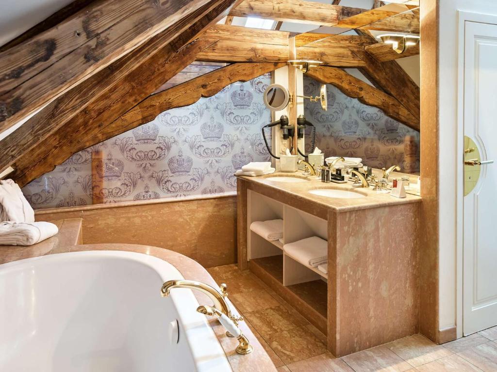 Radisson Blu Hotel Altstadt - Resim 45