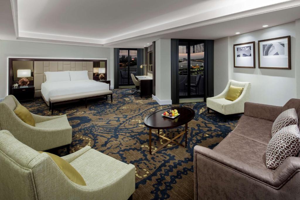 Posezení v ubytování Radisson Blu Hotel, Dubai Deira Creek