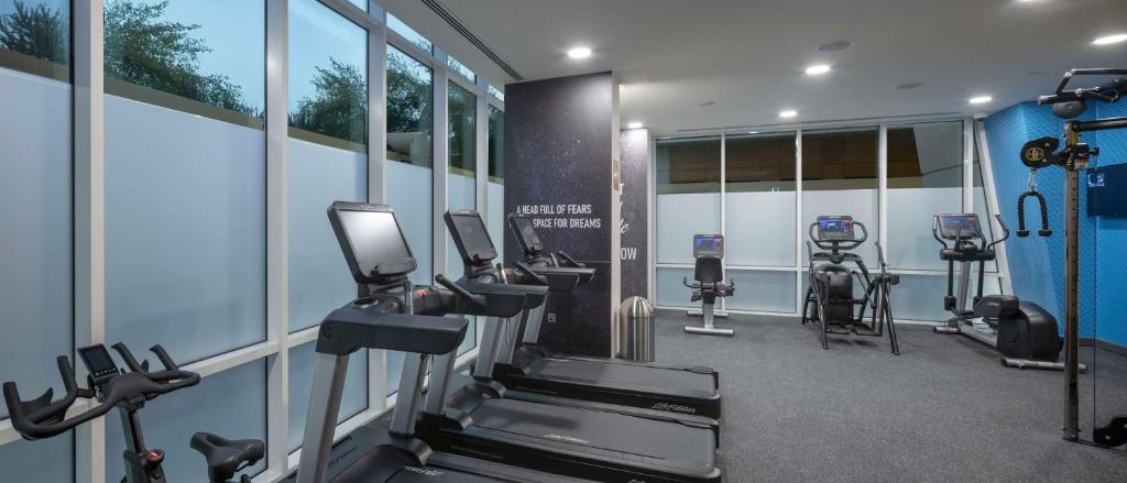Fitness centrum a/nebo fitness zařízení v ubytování Hampton By Hilton Doha Old Town