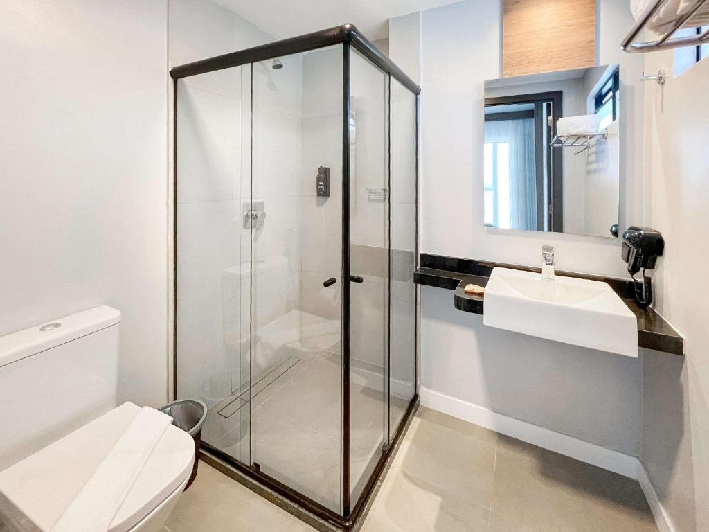 Koupelna v ubytování ibis Styles Maceió Pajuçara