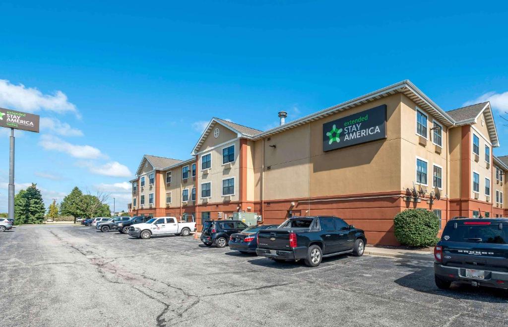 a parking lot in front of a hotel at Extended Stay America Suites - Merrillville - US Rte 30 in Merrillville