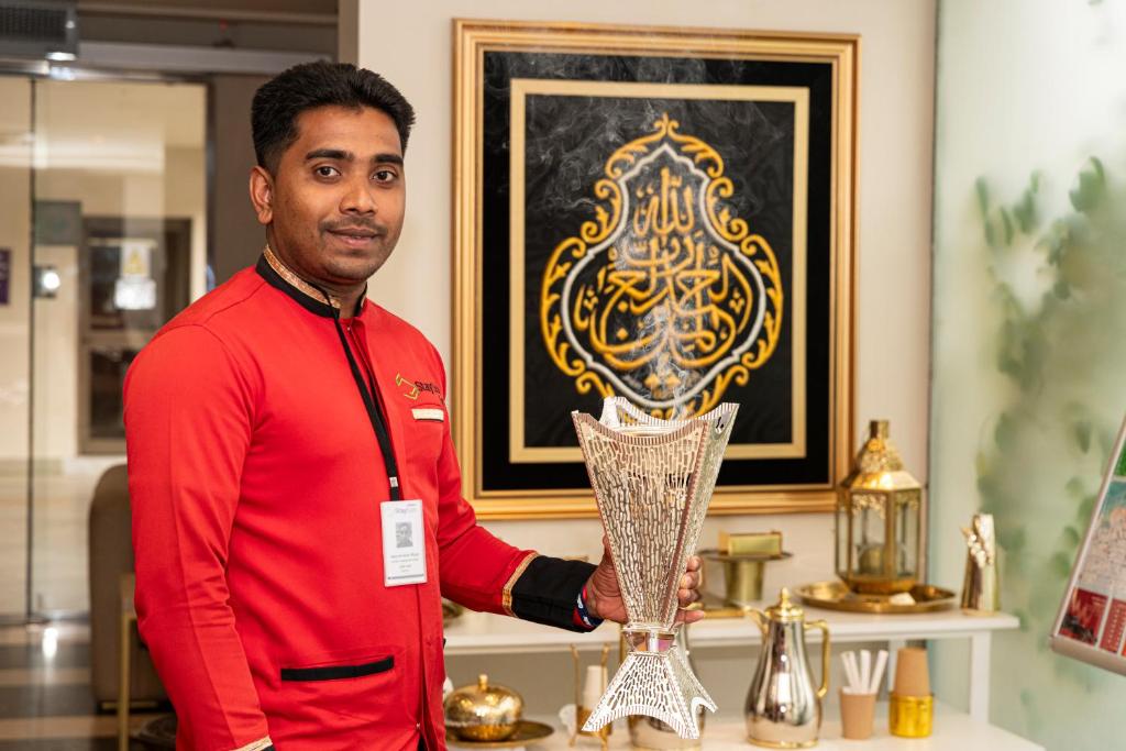 أعضاء طاقم العمل في Palm Boutique Al Zahra بالم بوتيك الزهراء