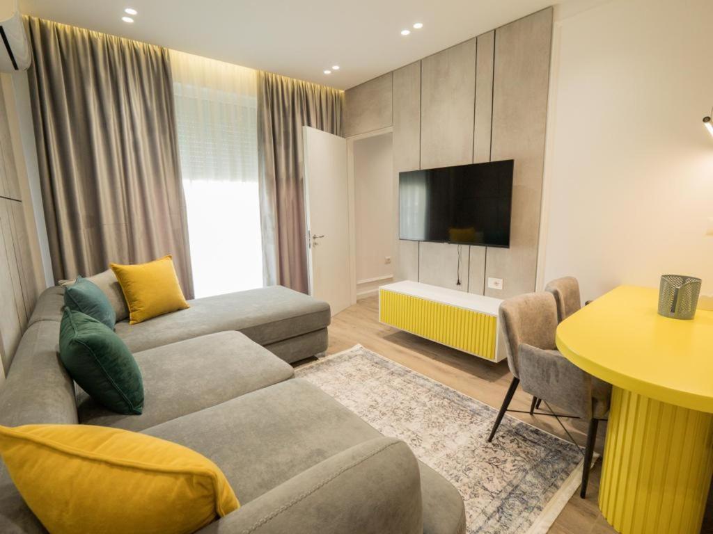 Escape Luxury Apartment