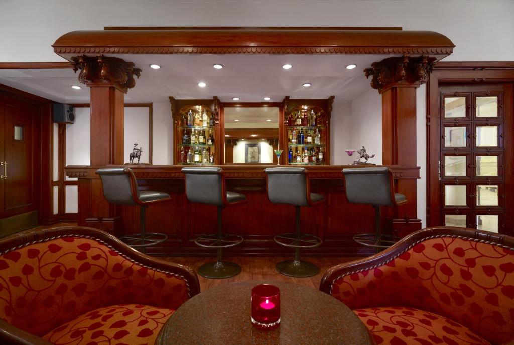 Lounge nebo bar v ubytování Taj Ganges Varanasi