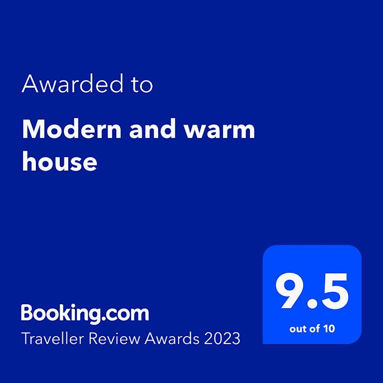 Modern and warm house - Twee Slaapkamers Huis