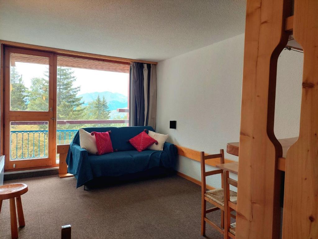 Studio lumineux au centre avec balcon, proche des pistes, Wifi gratuit