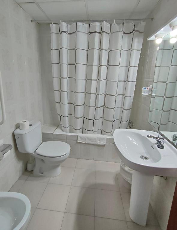 Koupelna v ubytování Hotel Cogullada