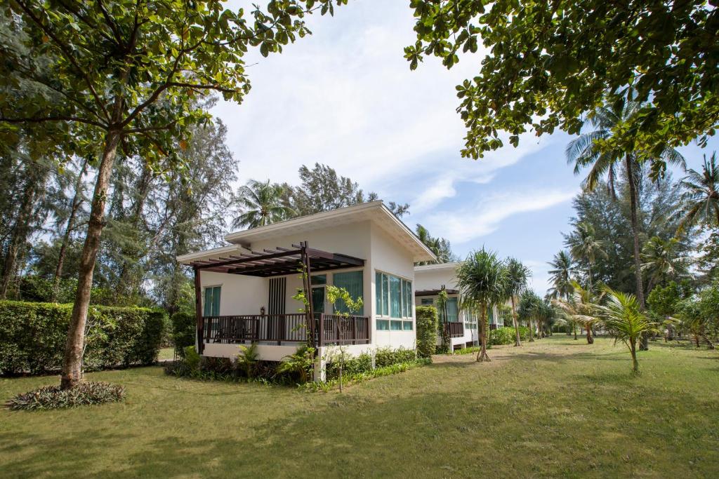 Zahrada ubytování Kantary Beach Hotel Villas & Suites
