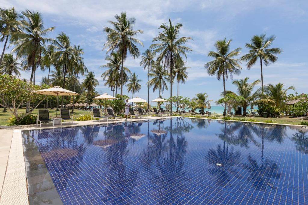 Bazén v ubytování Kantary Beach Hotel Villas & Suites nebo v jeho okolí