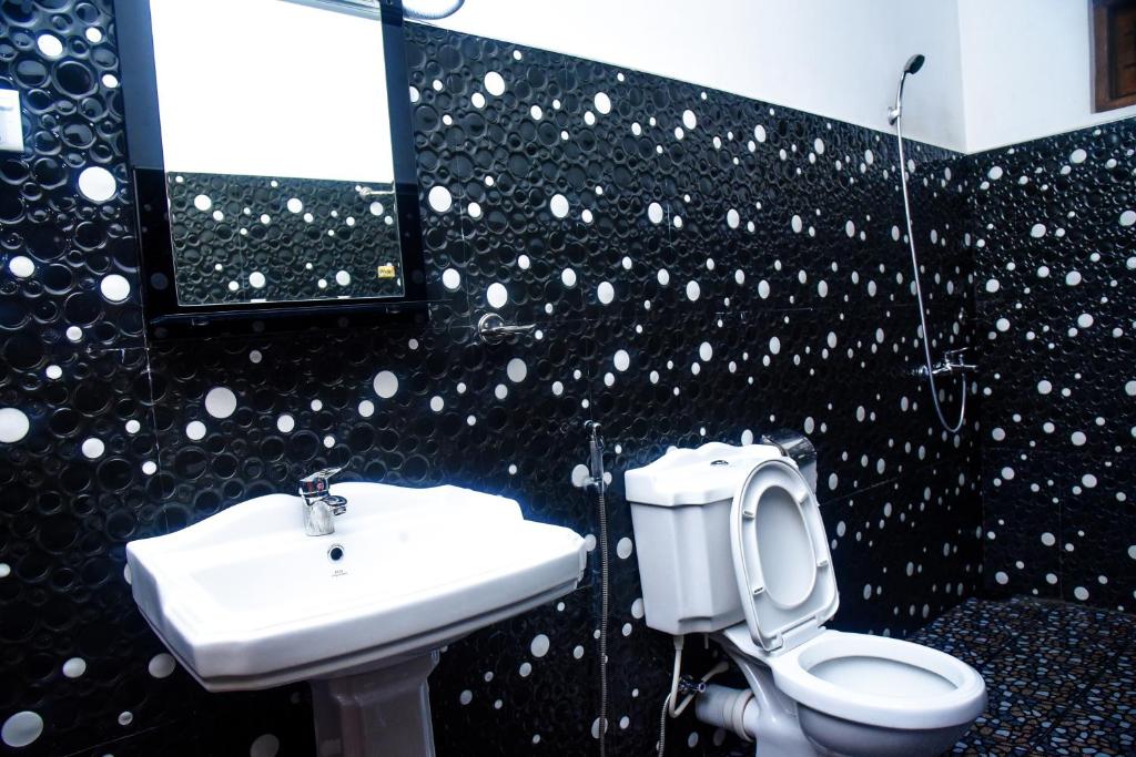 Koupelna v ubytování Eco Diamond Palace