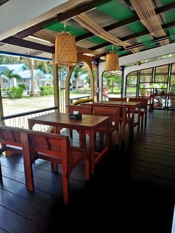 Restaurace v ubytování PAN Beachfront Resort Krabi