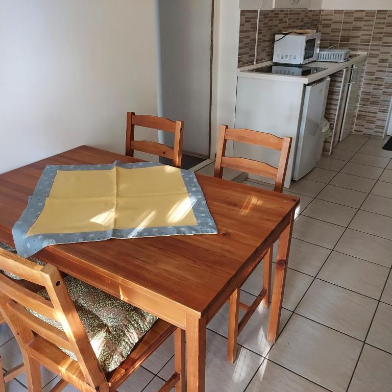 Petra Vendégház - Apartamento De Dos Dormitorios