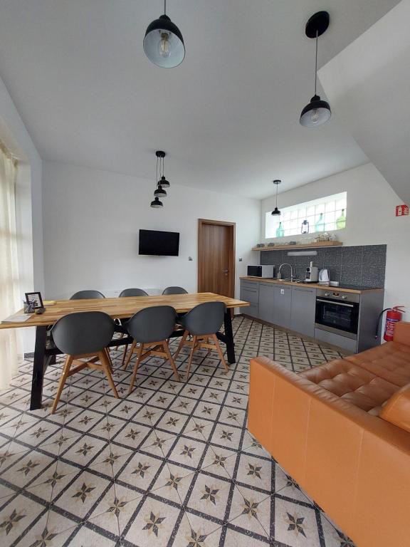 Kuchyň nebo kuchyňský kout v ubytování Pálffy59 Vendégház
