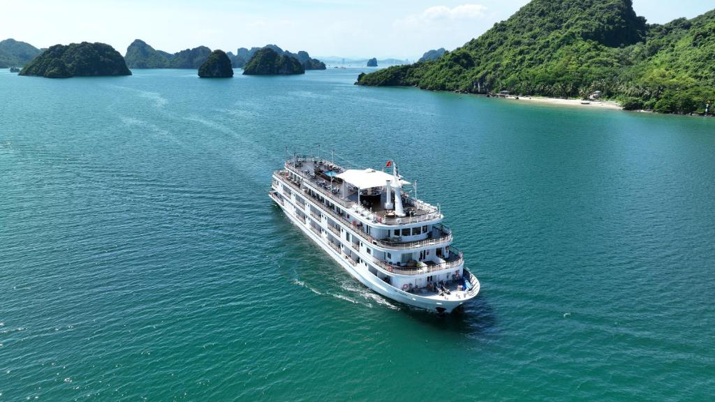 Paradise Grand Cruise - Lan Ha Bay, Hạ Long (giá cập nhật 2025)