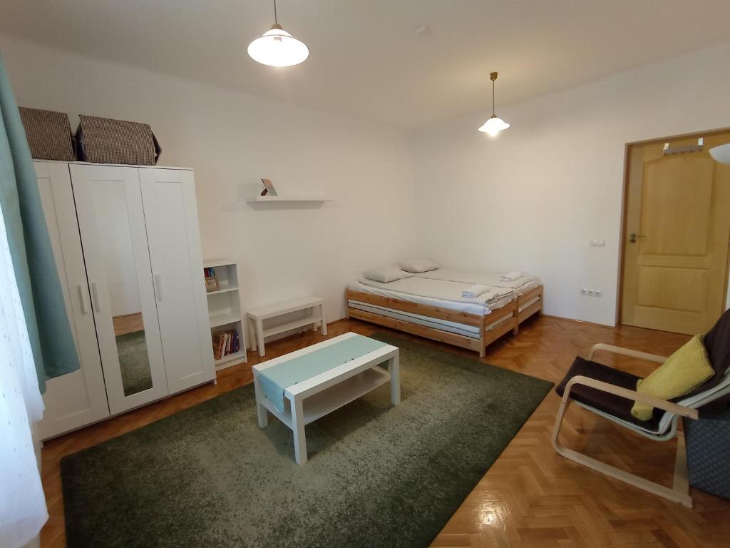 Voodi või voodid majutusasutuse Gizella Apartman toas