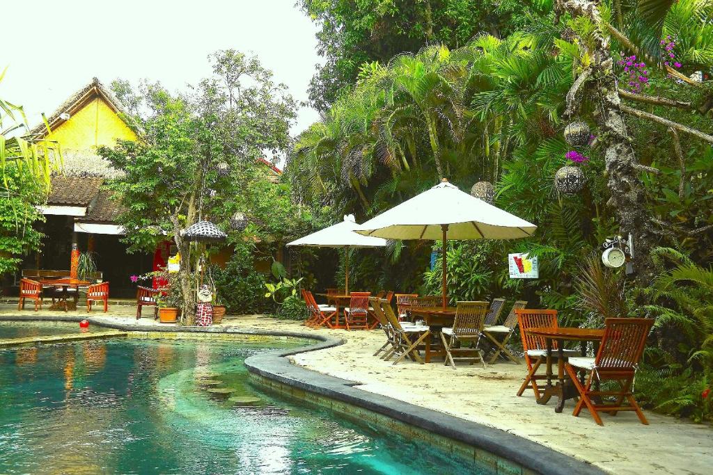 Bazén v ubytování Puri Cendana Resort Bali nebo v jeho okolí